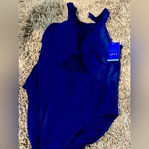 New with Tags apt 9 women’s bathing suit